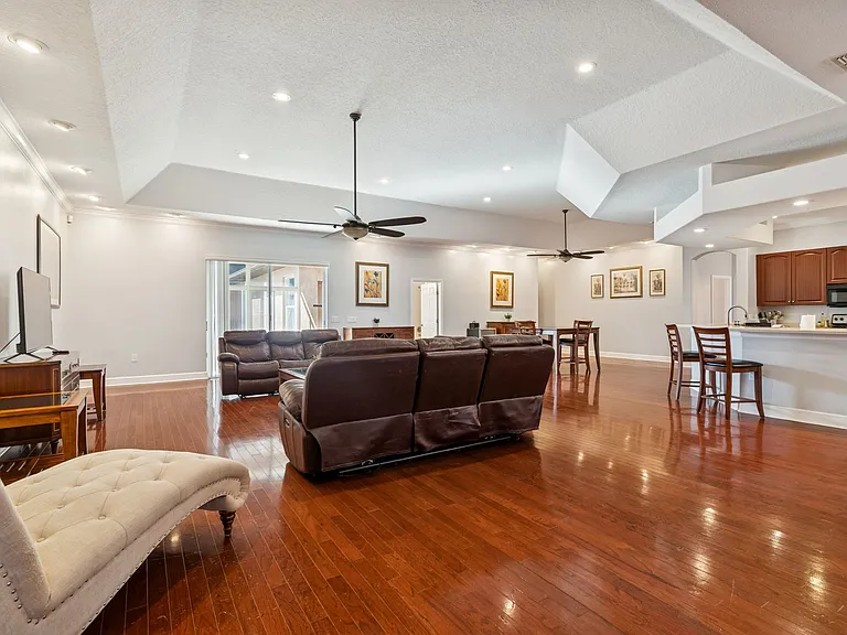 422 Appaloosa Rd — Photo 13