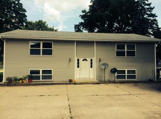 254 Maertz Dr APT 2, Sycamore, IL 60178