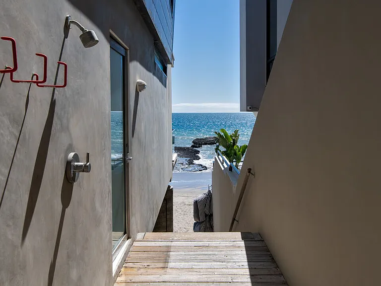 25250 Malibu Rd — Photo 24