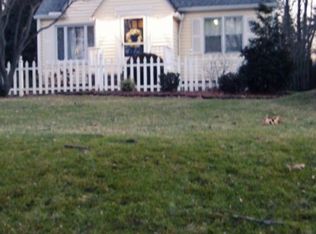 27891 Osborn Rd, Bay Village, OH 44140