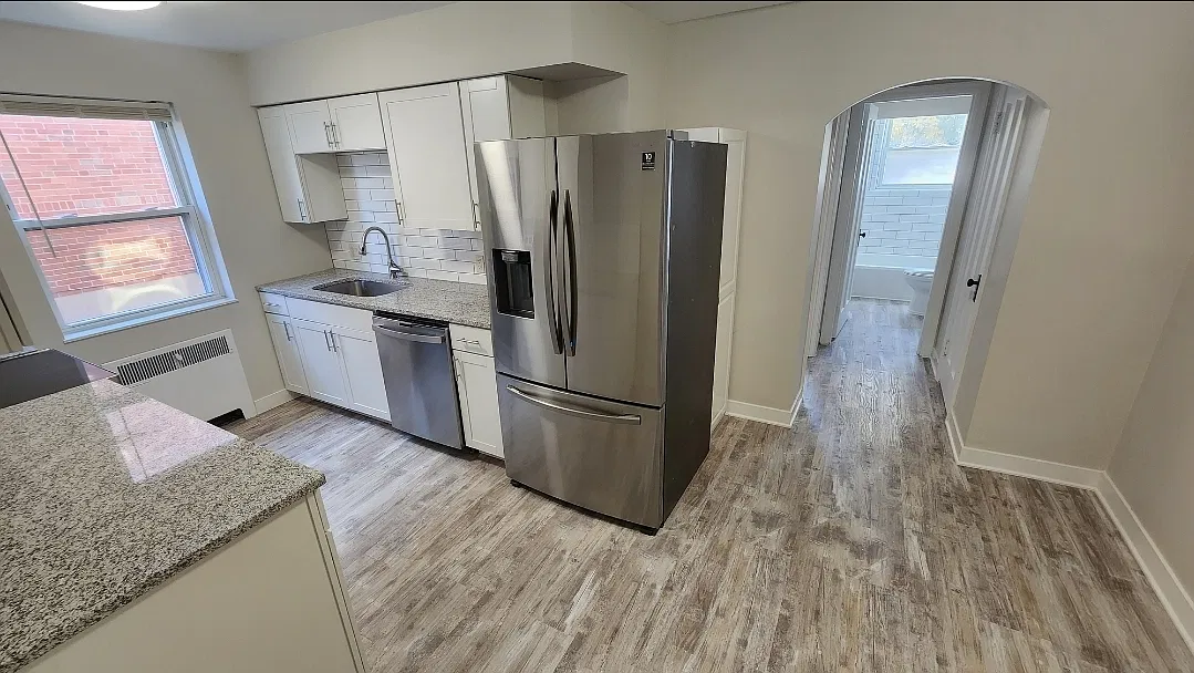 1 bed, 650 sqft, $995 — Photo 2