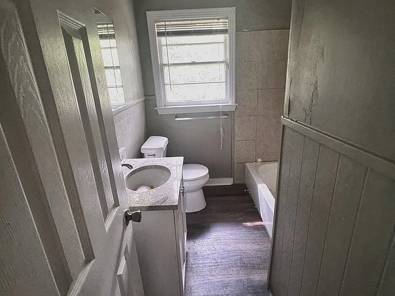368 Leron Ave — Photo 3