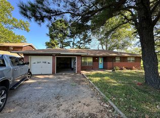 1615 W 4th St, Okmulgee, OK 74447