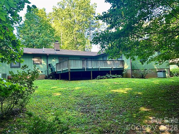 4th image of 135 Davies Cir