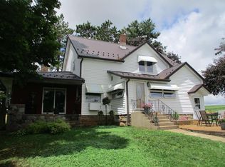E3976 Lake Road, Hillpoint, WI 53937