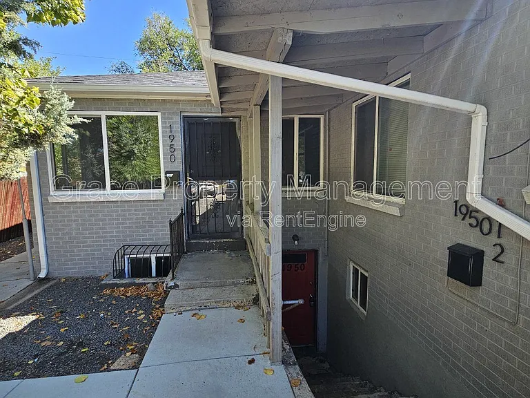 1950 N Oswego St — Photo 2