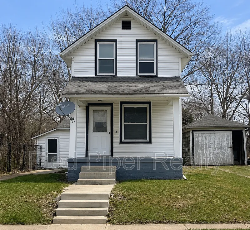 3 bed, 1.0 bath, 1196 sqft, $1,595 — Photo 1
