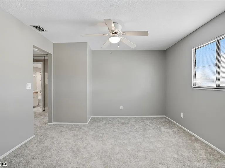 1203 SW 48th Ter #202 — Photo 16