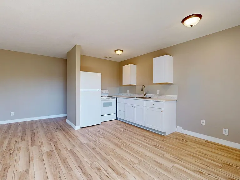 212 N Roosevelt St — Photo 4