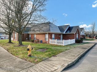 10015 Grey Hawk Dr, Louisville, KY 40219
