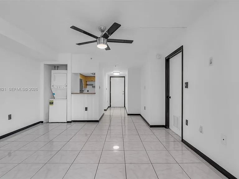 102 SW 6th Ave #201 — Photo 1