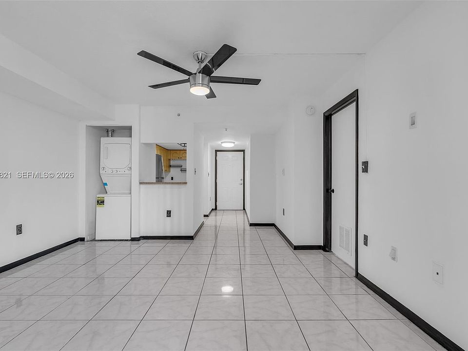 1st image of 102 SW 6th Ave APT 201