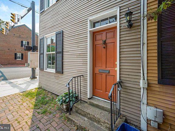 3rd image of 1100 Prince St