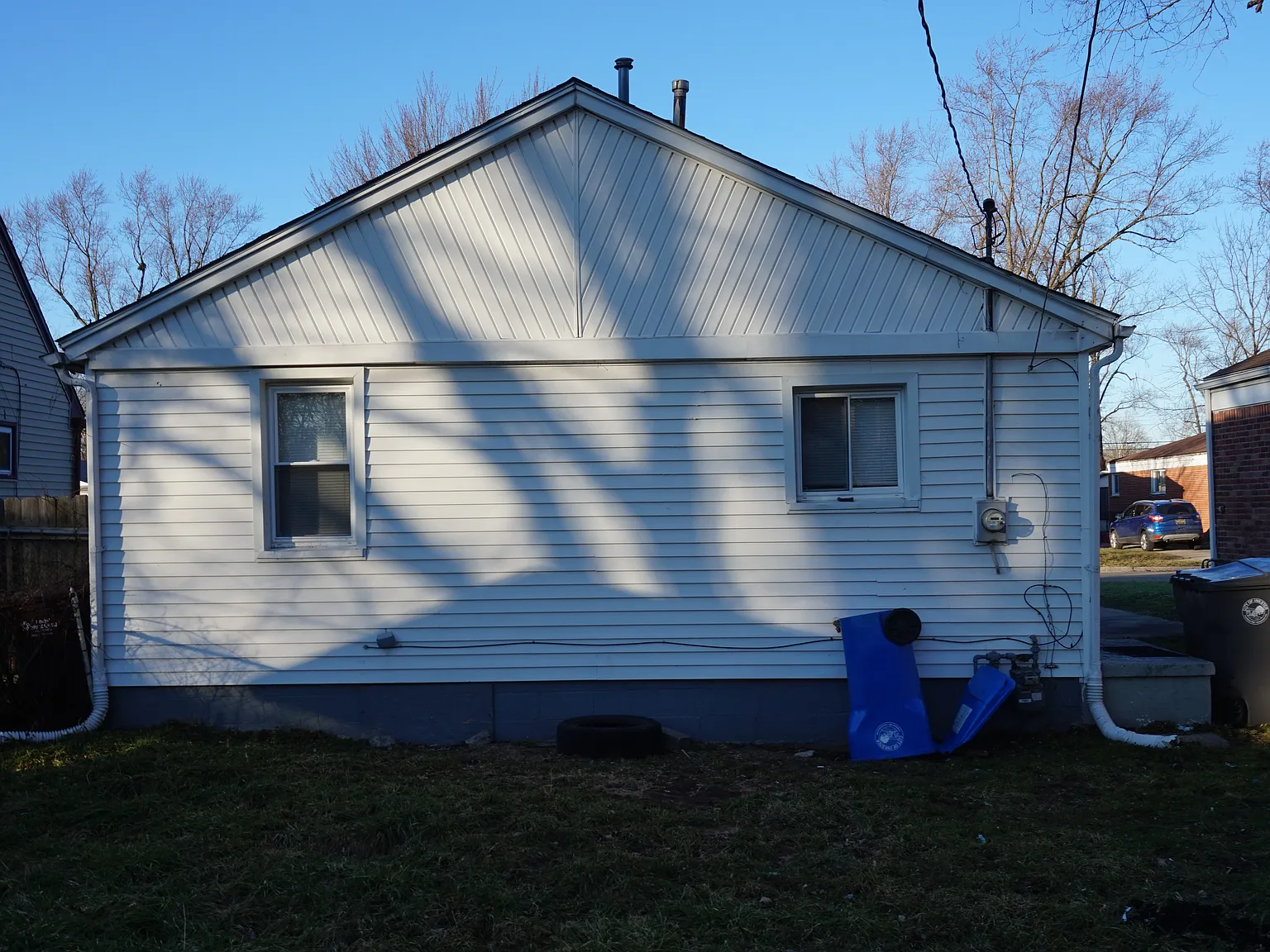 2 bed, 720 sqft, $1,200 — Photo 2