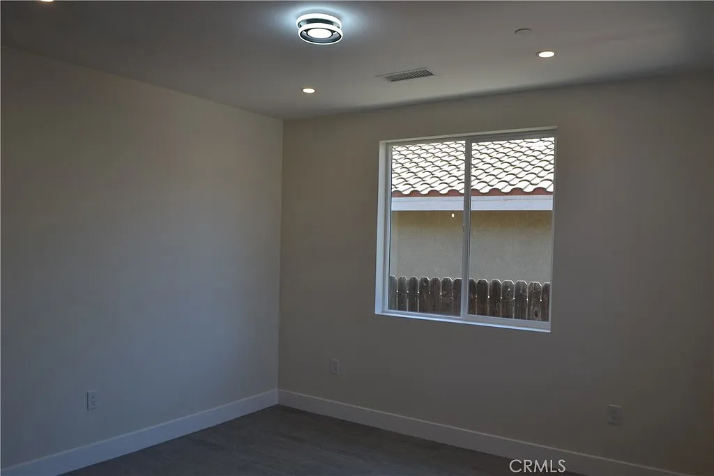 4 bed, 1807 sqft, $3,800 — Photo 3