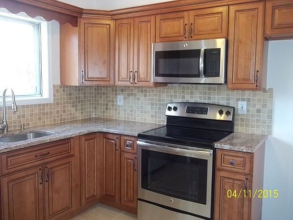 2nd image of 84 Lincoln Ave