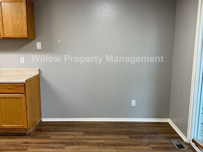 2132 NE Barberry Ct — Photo 4
