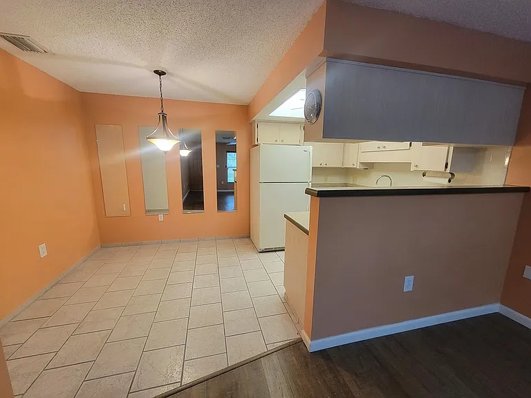 6141 Chesham Dr #8 — Photo 8