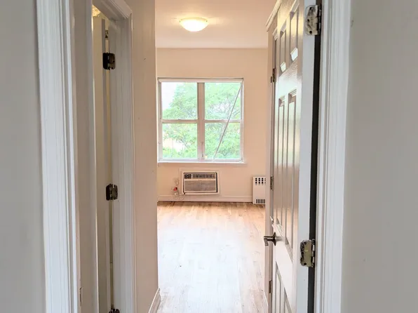 441 West 50th Street image 8 of 16