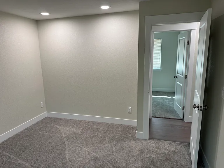 4008 Cottonwood Dr — Photo 11