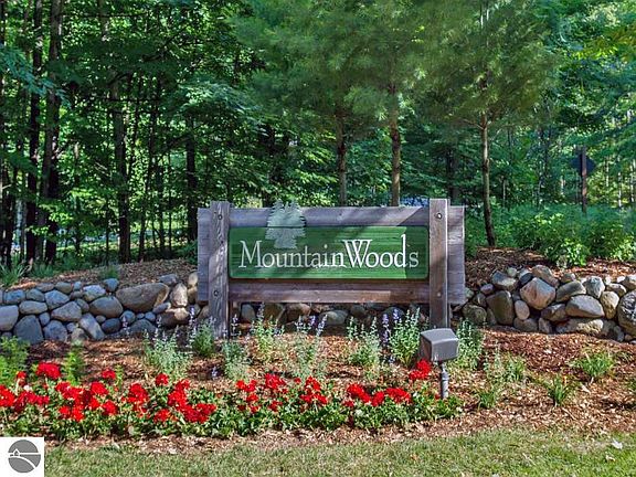 3rd image of 17 Mountain Woods Dr Unit -17