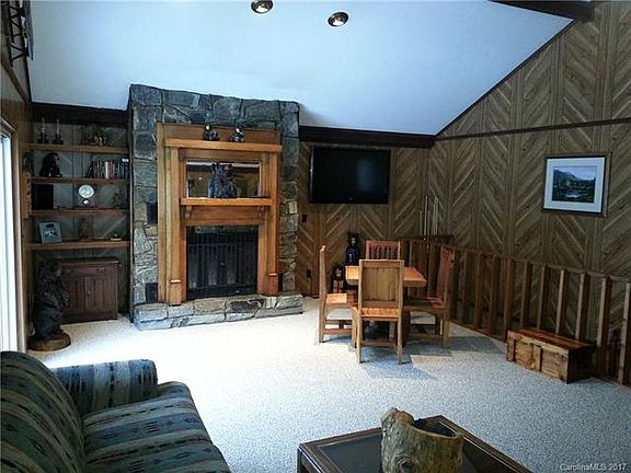 5th image of 131 Forest Ln