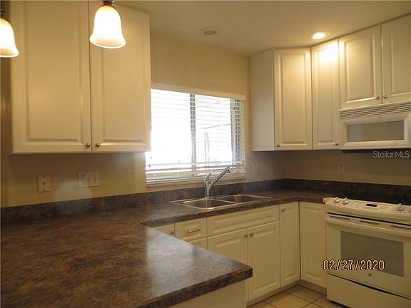 2nd image of 2915 Los Altos Dr APT B