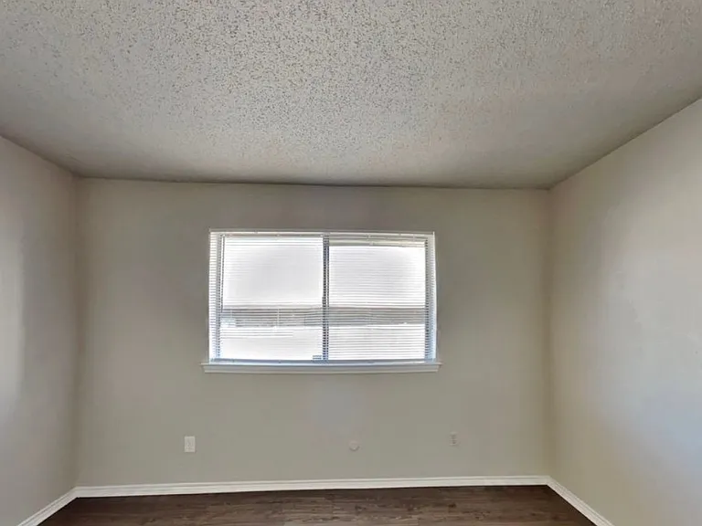 11836 Garden Terrace Dr — Photo 3