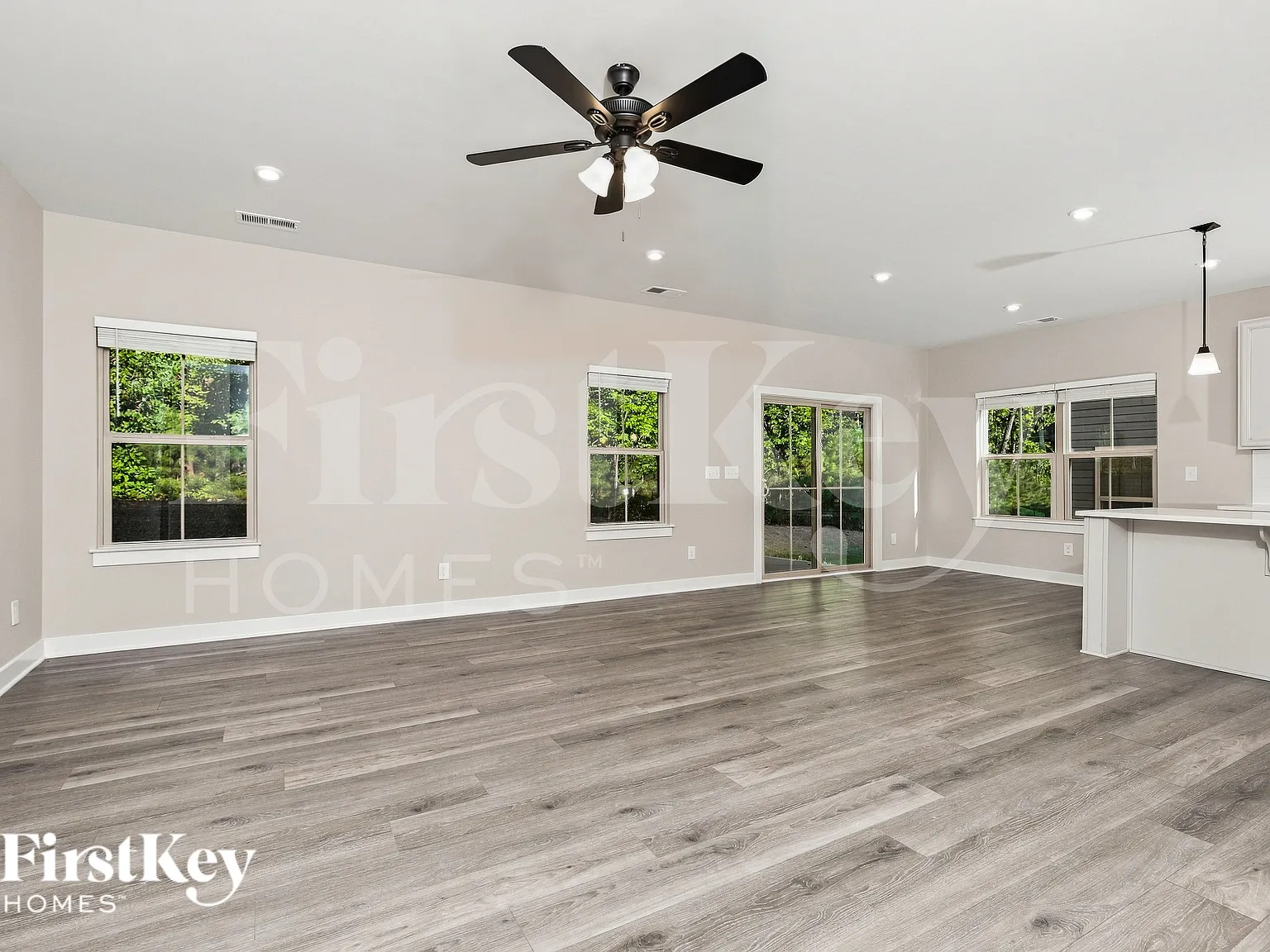 4 bed, 2.5 bath, 3033 sqft, $2,890 — Photo 3
