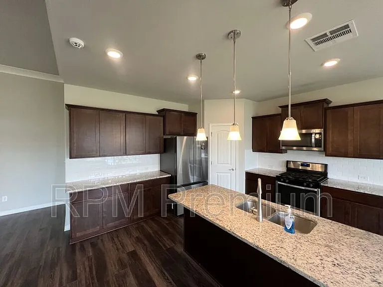2123 Westfield Ave — Photo 9