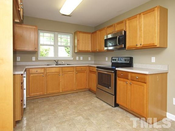 3rd image of 1126 Kinnan Dr
