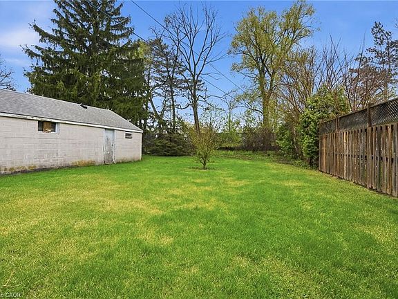 5th image of 523 Enfield Rd