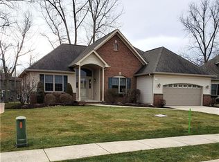22 Collins Ct, Getzville, NY