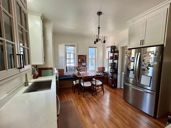 28 Otis St