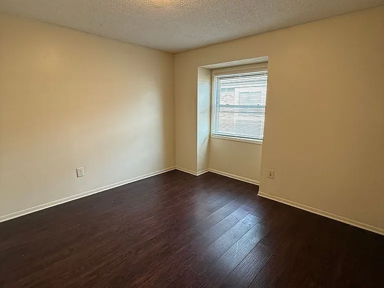 8717 Granite Dr — Photo 3