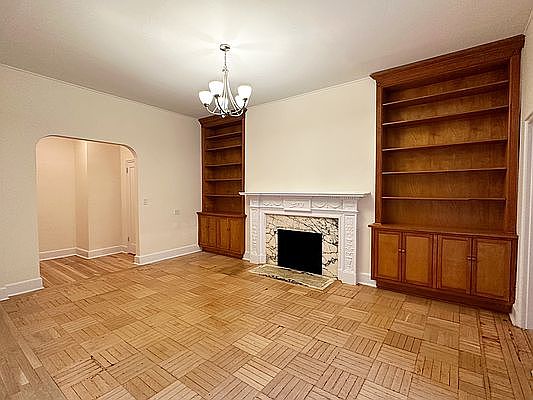 3rd image of 30 W 72nd St #2BC
