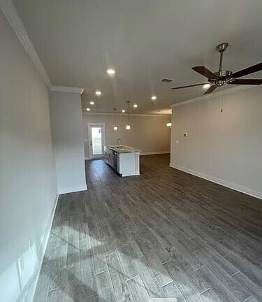 5th image of 2071 Refuge Cir