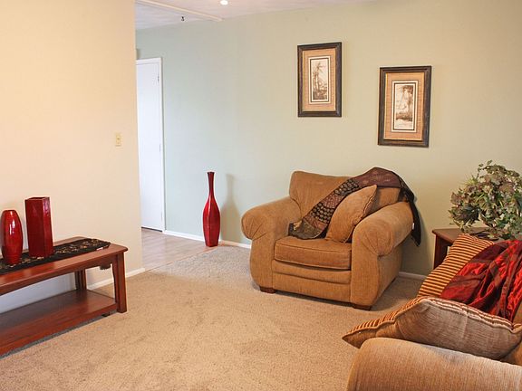 2nd image of 1717 Arcadia Dr