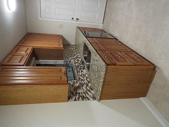 Kitchen sink area