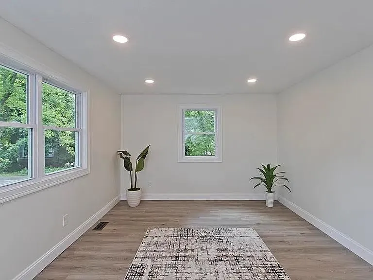 34 Mooreland St — Photo 15
