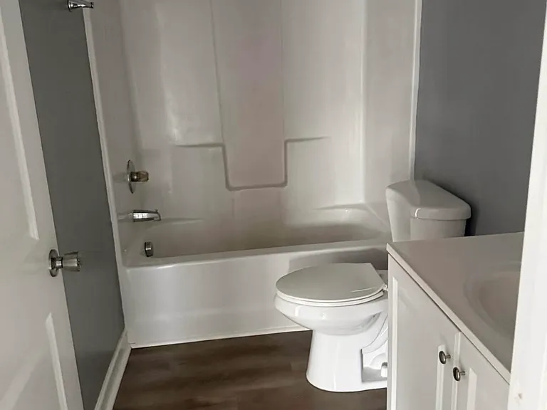 102 Mazen Cir #102 — Photo 4