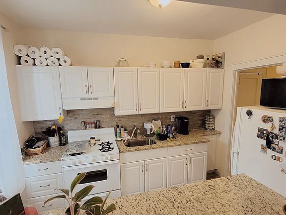 4th image of 8815 3rd Ave #B6