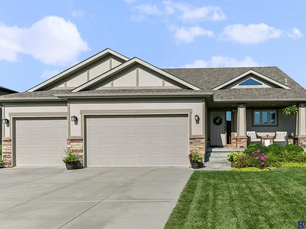 1307 Ridge Rd, Hickman, NE 68372
