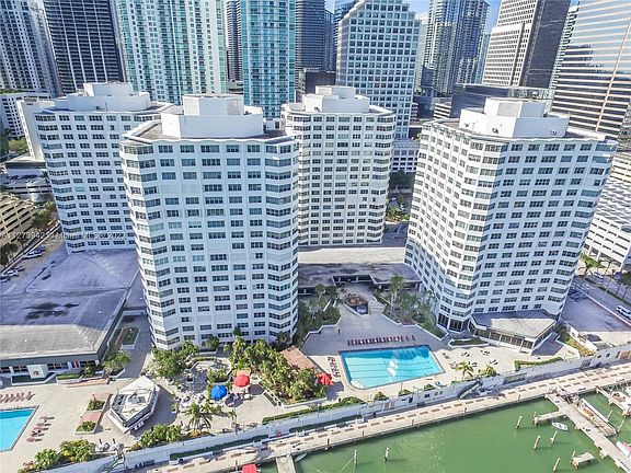2nd image of 999 Brickell Bay Dr APT 303A