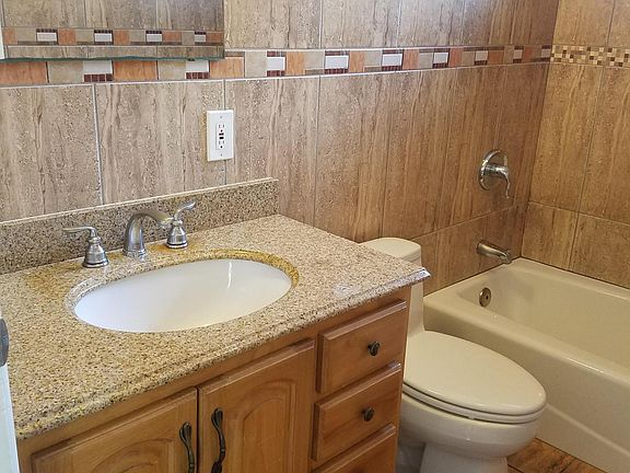 3rd image of 3083 Logan Ave