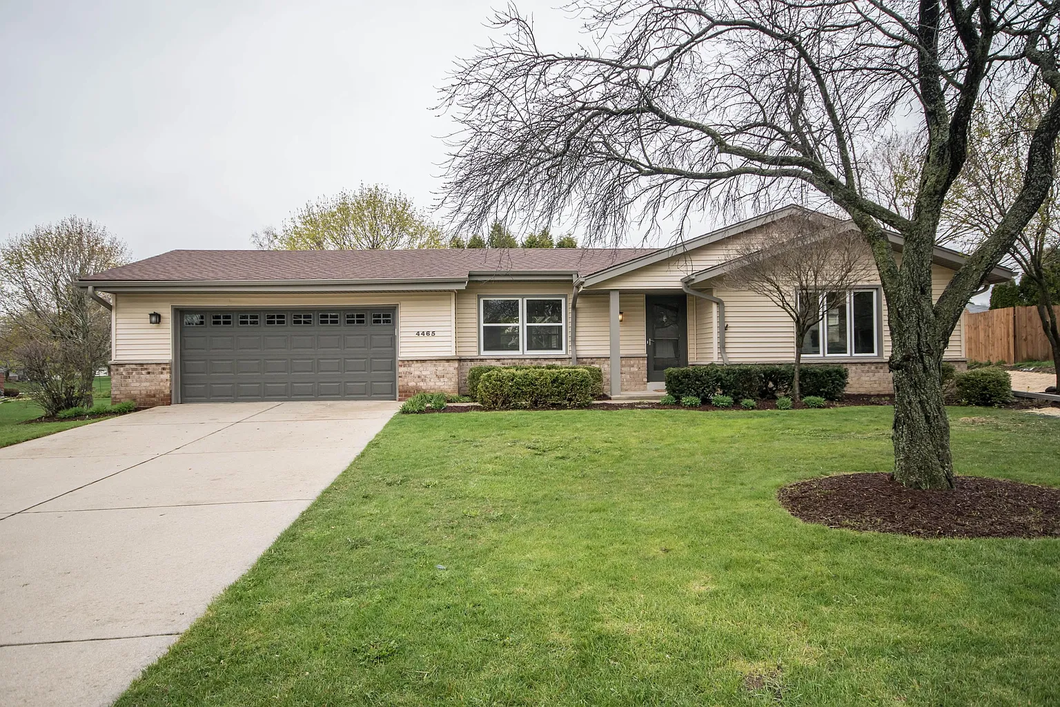 4465 S Sovereign Dr photo 1