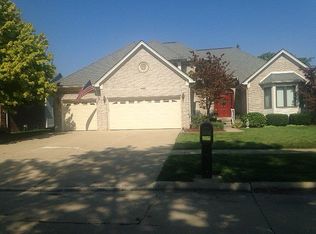 15662 Carroll Dr, Riverview, MI 48193