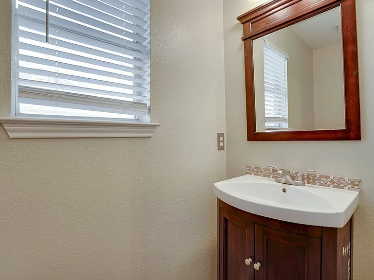 9405 Rowlands Sayle Rd — Photo 19