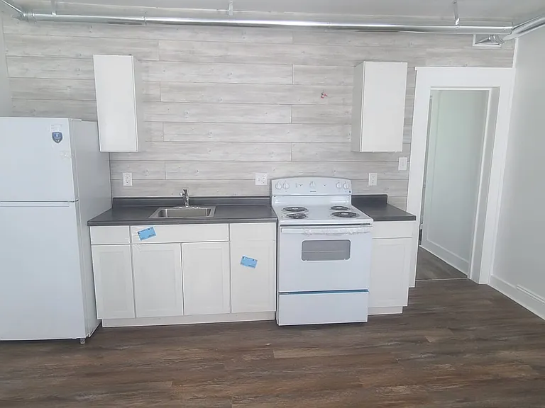 143 W 1st St #2 — Photo 13
