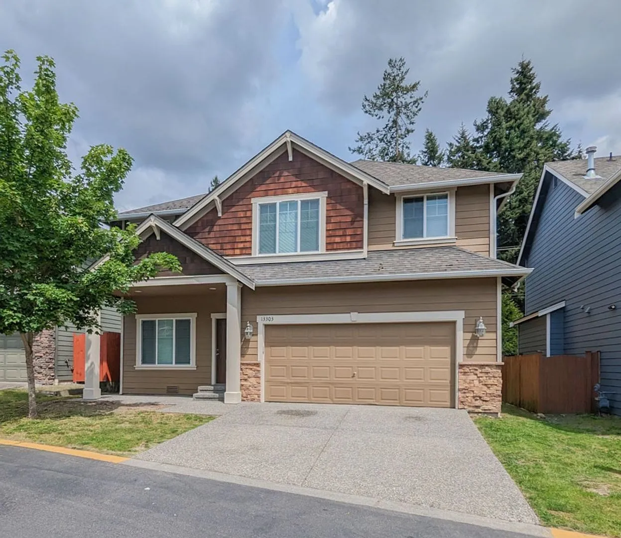 Beautiful updated 5bd/2.5ba home is move in ready! — Photo 1